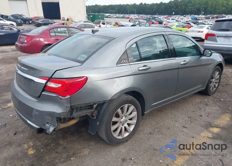 2013 Chrysler 200 Touring z USA, uszkodzony, nr VIN 1C3CCBBB7DN553322
